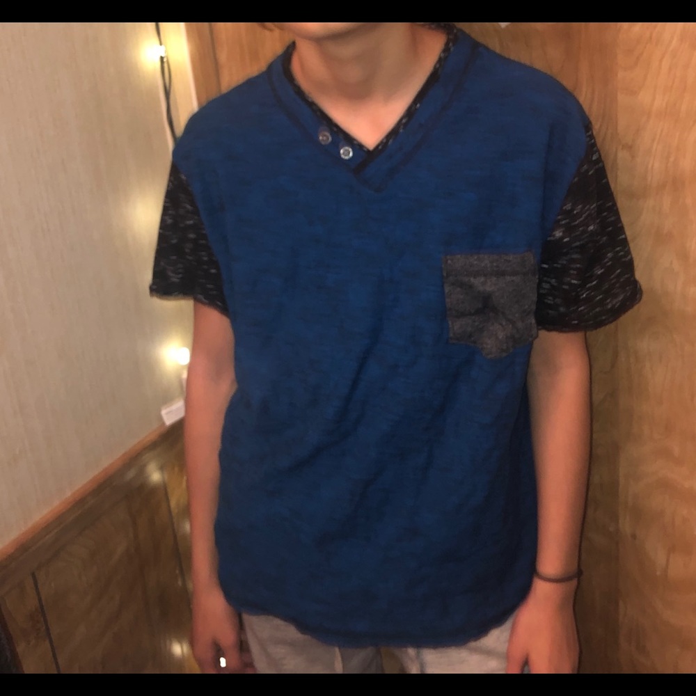 blue tee 🧩💧